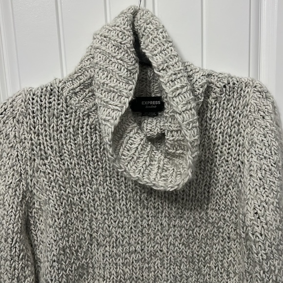 Express Handknit sweater size medium good condition - Picture 4 of 6